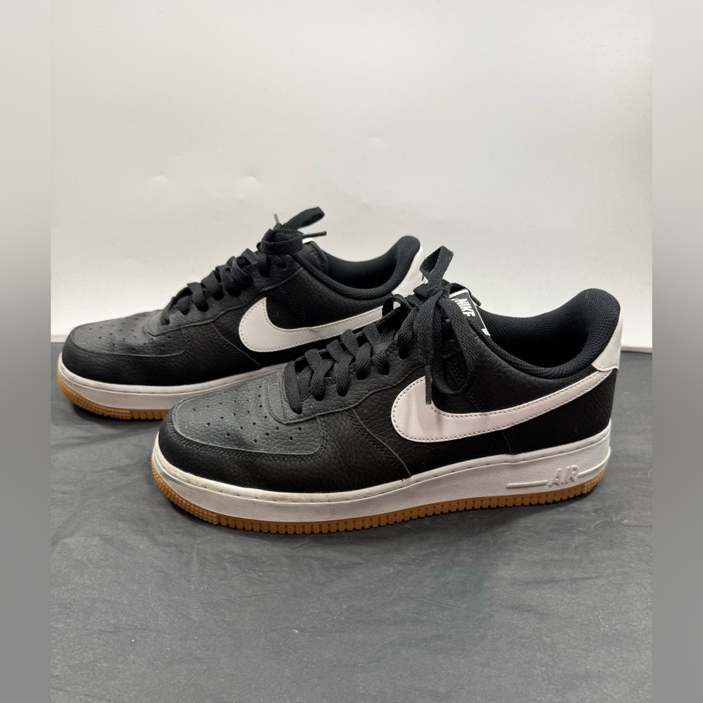 EUC Nike Air Force 1 ’07 Black White Gum Sneakers - Picture 10 of 13